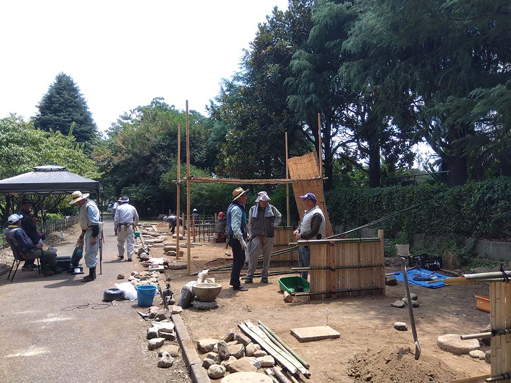 平菊会　令和7 年８月3 日（日）の造園実技の講習会